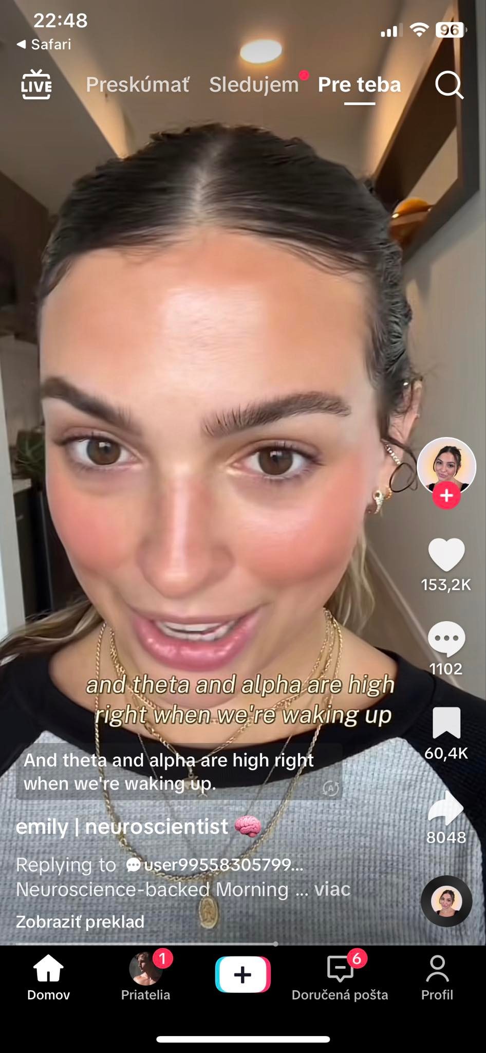 Neurologička vysvetlila, čo sa deje s mozgom, keď hneď ráno idete na sociálne siete.