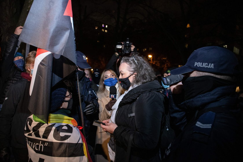 Trwa protest kobiet w Warszawie. Zablokują Sejm? Olbrzymie siły policji