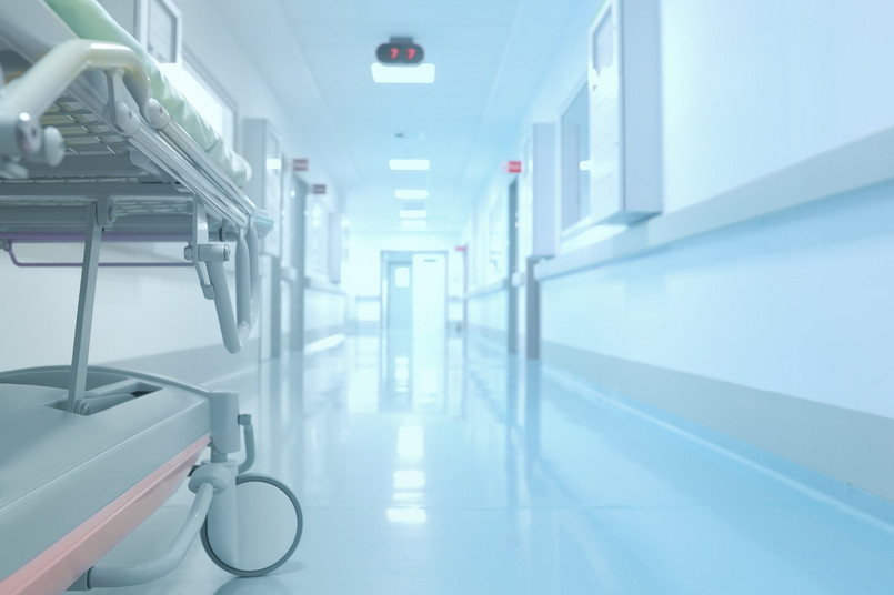 Rząd miał się zająć projektem ustawy o sieci szpitali we wtorek, jednak ze względu na pobyt premier Beaty Szydło w lecznicy Wojskowego Instytutu Medycznego propozycja ma zostać rozpatrzona za tydzień.