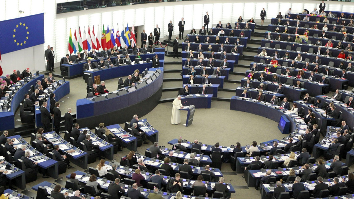 Wszyscy w Europie powinni wziąć do serca słowa papieża Franciszka wygłoszone we wtorek podczas uroczystej sesji Parlamentu Europejskiego w Strasburgu - oceniła unijna komisarz ds. rynku wewnętrznego, przemysłu i przedsiębiorczości Elżbieta Bieńkowska.