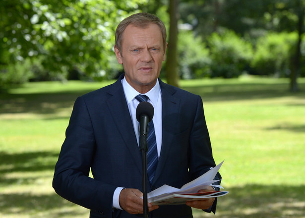 Premier Donald Tusk o sprawie Chazana: Przepisy są jasne i nie zwalniają z udzielenia pomocy