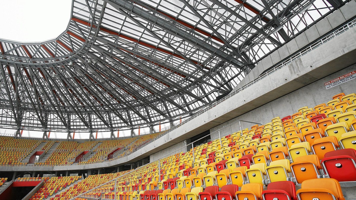 Zakończyła się budowa stadionu miejskiego w Białymstoku, z trybunami o pojemności ponad 20 tys. widzów. Miasto szacuje, że ok. dwóch miesięcy potrwa procedura odbioru obiektu i przekazania go w całości do użytku.