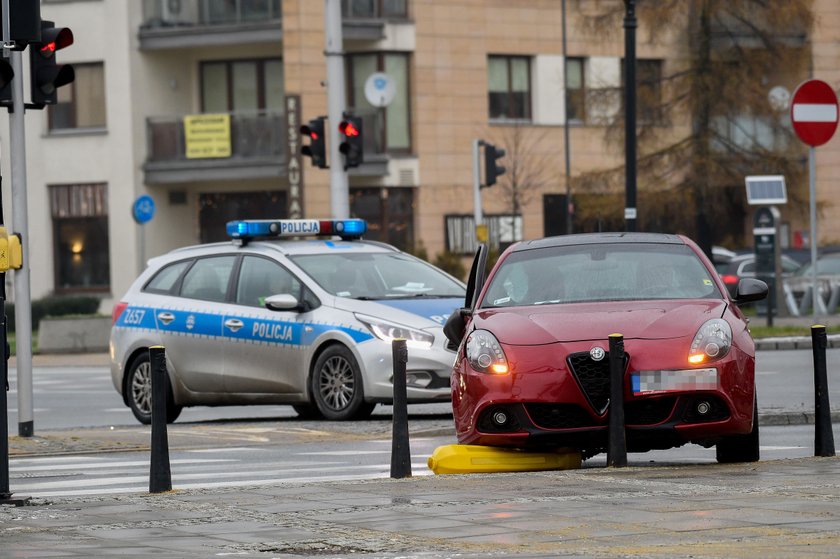 Znana aktorka rozbiła auto w Warszawie