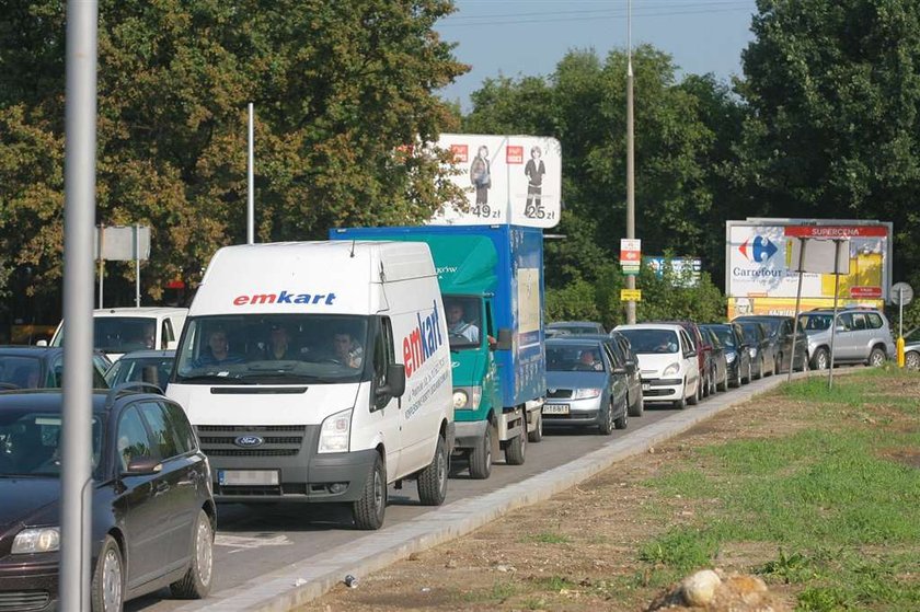 Zalało główną trasę stolicy. Utrudnienia na trasie Toruńskiej