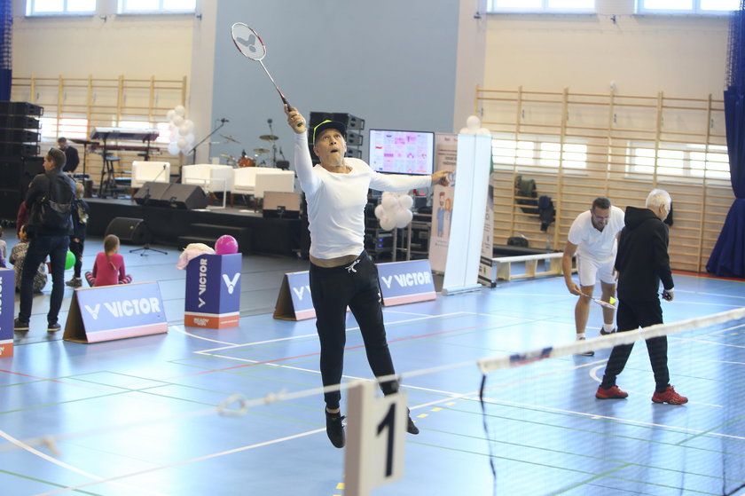 Michał Żebrowski gra w badmintona