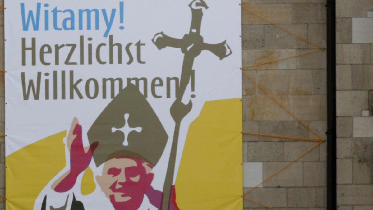 Ponad 10 tysięcy policjantów czuwać będzie nad bezpieczeństwem podczas rozpoczynającej się w czwartek wizyty Benedykta XVI w Niemczech. W miastach, które odwiedzi papież, obowiązywać będą środki ostrożności najwyższego, pierwszego stopnia.