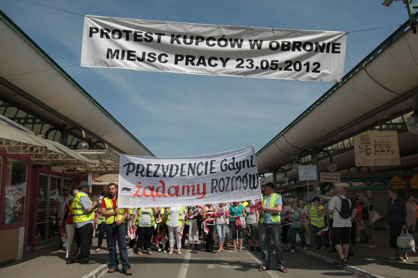 PROTEST KUPCOW Z HALI TARGOWEJ W GDYNI