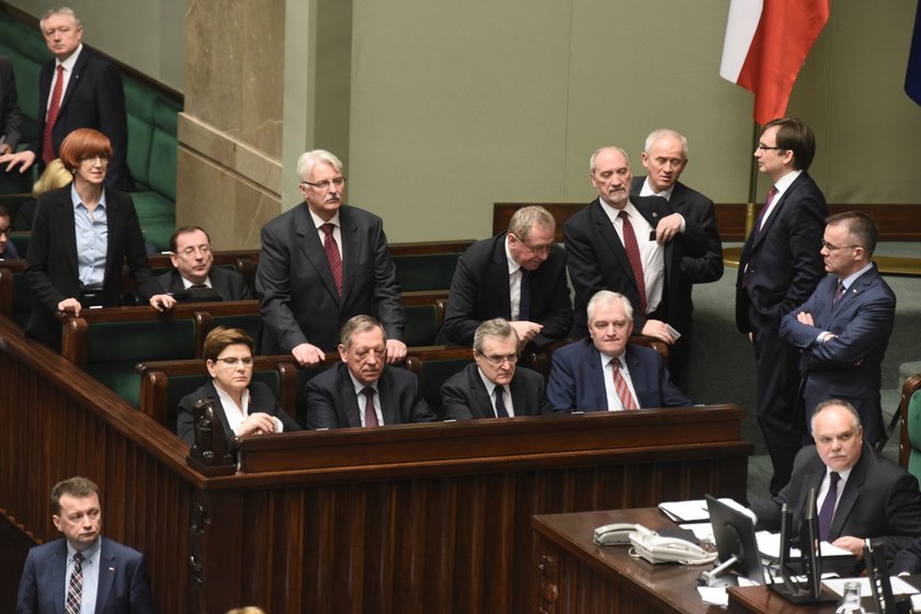 Było wielkie oszustwo w Sejmie? Gdzie byli posłowie PiS