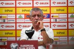 Portugalczycy radzą nie zwalniać Fernando Santosa