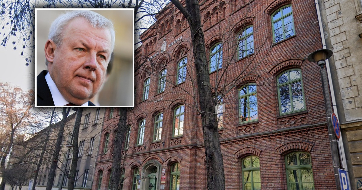 Dyrektor miał kazać ogolić ucznia na łyso. Prezydent Krakowa podjął decyzję