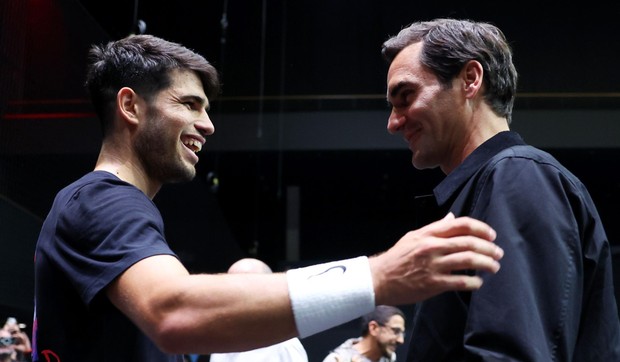 Karlos Alkaraz i Rodžer Federer na Lejver kupu u septembru 2025. | Foto: Getty Images