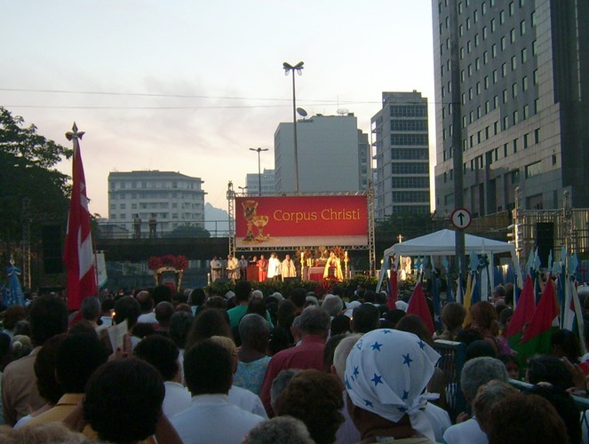 Wspólna modlitwa podczas święta Bożego Ciała