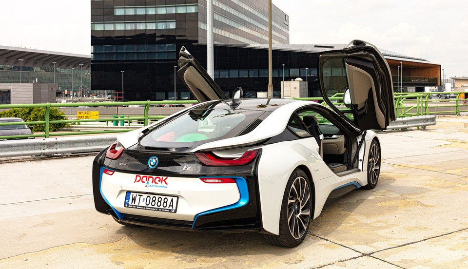 BMW i8 do wynajęcia na minuty