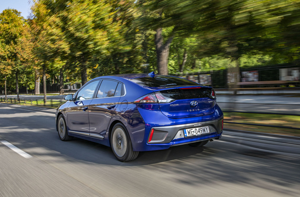 Hyundai Ioniq Hybrid ta hybryda nie męczy podczas jazdy