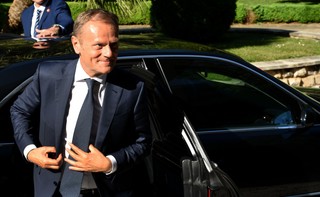 Tusk: Na decyzje Trumpa ws. Iranu i handlu UE odpowie na szczycie w Sofii