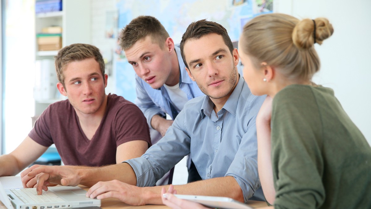 Choć mamy sierpień, a pierwsze etapy rekrutacji na uczelniach wyższych już dawno się zakończyły, na większości z wrocławskich uczelni studenci wciąż mogą ubiegać się o miejsca w akademikach. Oferta jest naprawdę bogata - czytamy na stronie Wroclaw.pl.