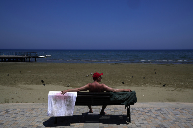 Turysta na jednej z cypryjskich plaż