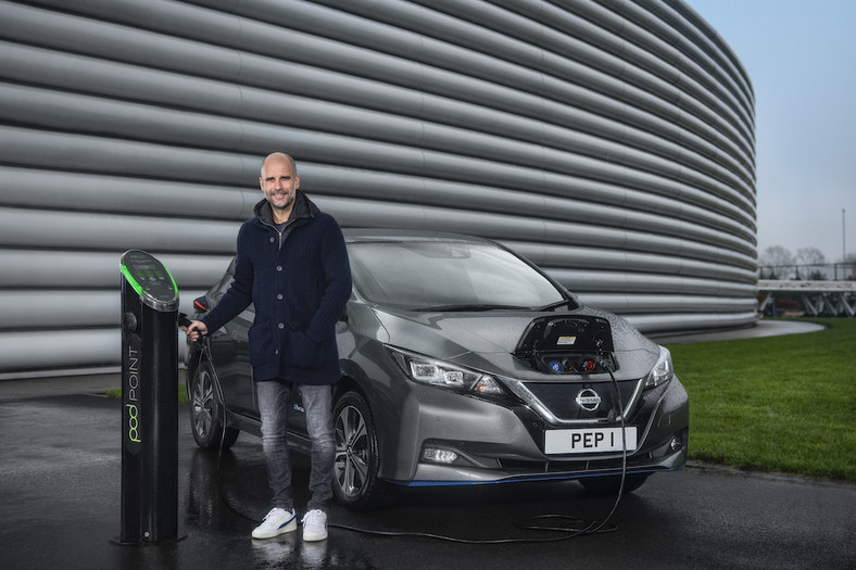 Pep Guardiola i Nissan Leaf