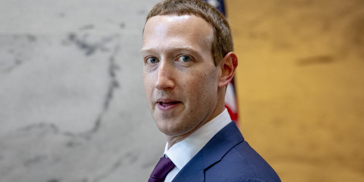Mark Zuckerberg, założyciel i CEO Facebooka, ma w spółce ogromną władzę. Jak twierdzi, tylko dzięki temu nie został jeszcze zwolniony ze stanowiska.