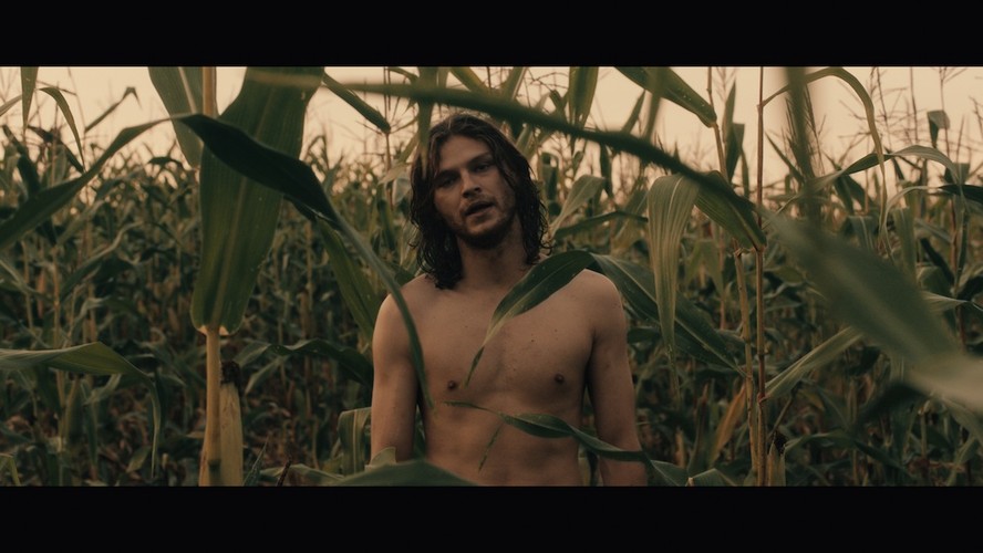 Mateusz Kościukiewicz w filmie 'W imię...'