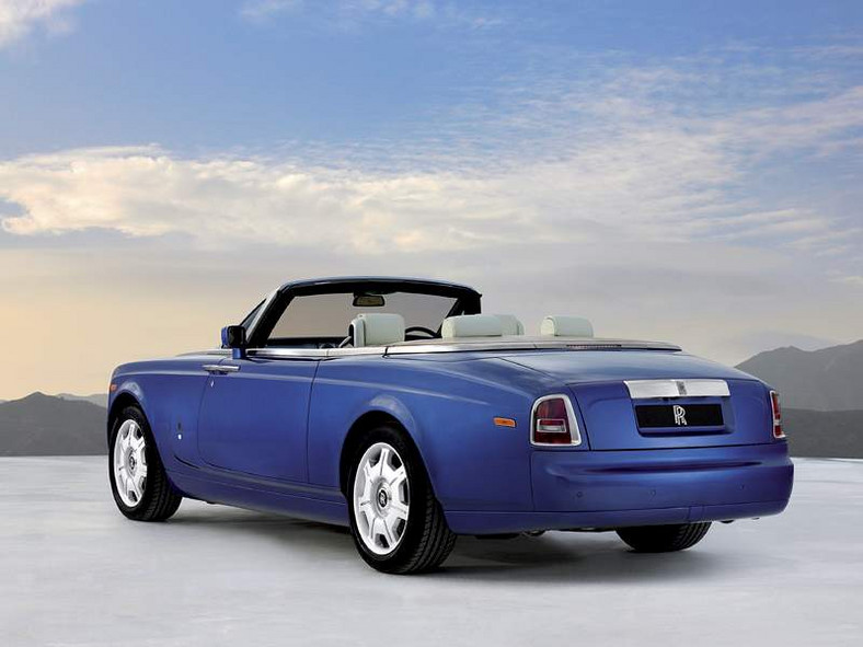 Rolls-Royce Phantom Drophead Coupe – dach opadnie w Detroit