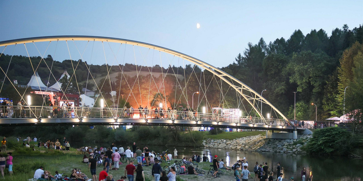 Organizatorzy przerwali koncert Męskiego Grania. Ewakuacja w Żywcu.