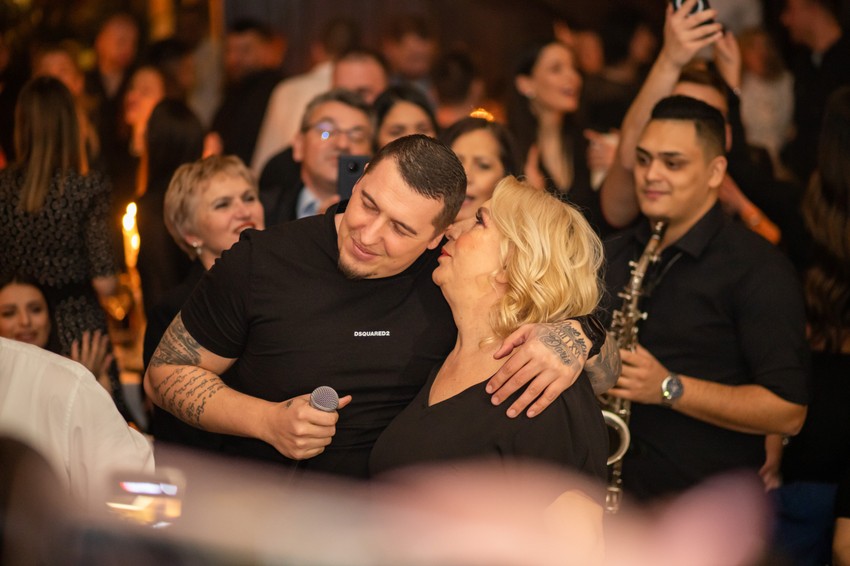 Vesna Zmijanac i Amar Gile - Dva jelena