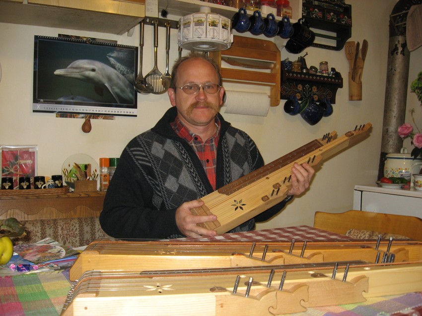 Mičik Bela u svojoj radionici