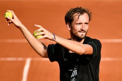 Miedwiediew rozczarowany nieobecnością Djokovica w US Open