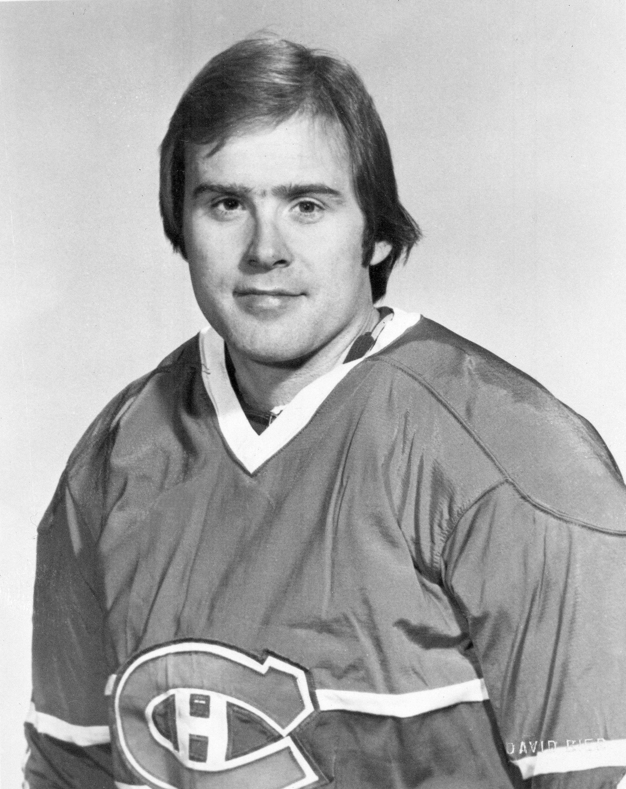 Vo veku 78 rokov zomrel bývalý kanadský brankár Ken Dryden. 