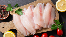 dorsz w sosie szpinakowym z sosem razowym