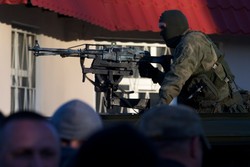 To początek inwazji? Kijów: "Zielone ludziki" wkroczyły na Ukrainę