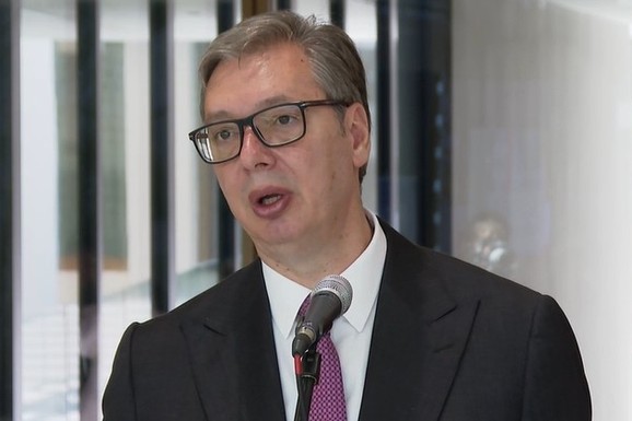 "JEDVA ČEKAM DA IDEM U ZATVOR ZBOG ZVUČNOG TOPA, TO BI BILO NEŠTO NAJSMEŠNIJE NA SVETU" Vučić: "Svi iz bezbednosnog sektora znaju da je to laž, a mislim da znamo i od koga je potekla"