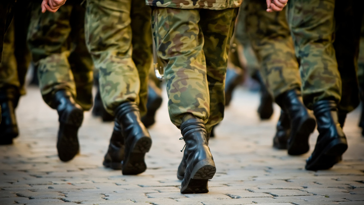 Kolejne ćwiczenia na poligonie zaplanowano na cały najbliższy miesiąc. Będą odbywały się w dzień, jak i w nocy. Strzały oraz wybuchy słyszą często także mieszkańcy Poznania. Nie ma powodów do obaw, jednak osoby, które przebywają w rejonach poligonu, muszą pamiętać o zasadach bezpieczeństwa, które obowiązują podczas ćwiczeń.