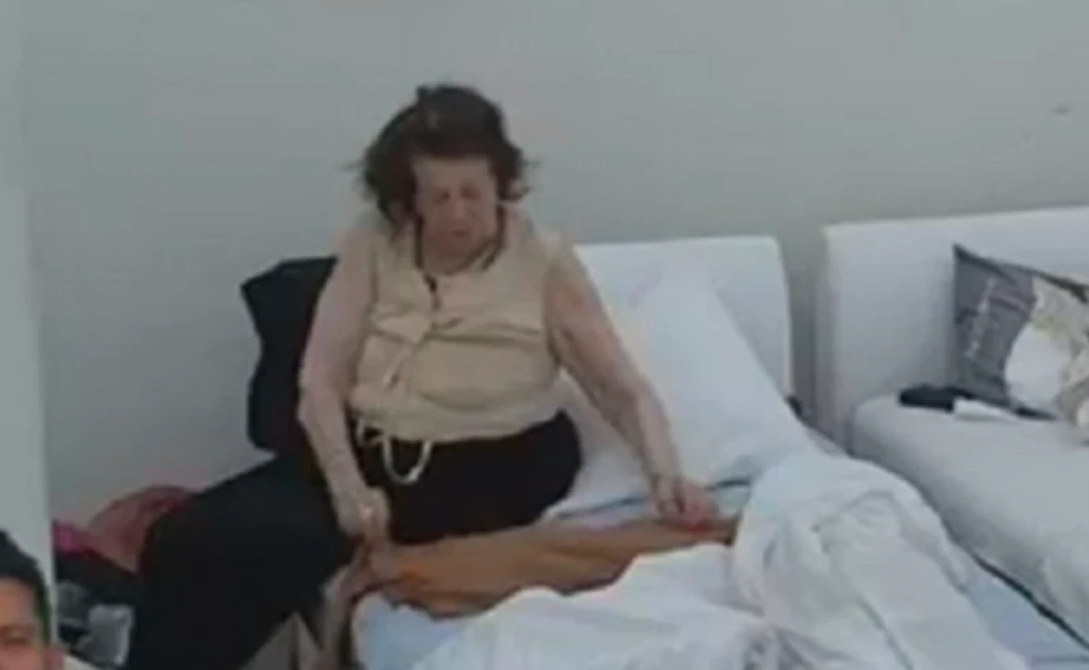 "Nije se kupala 15 dana!" Pokojnu glumicu CIMERI PROZIVALI u "Zadruzi" ZBOG LIČNE HIGIJENE, pevačica odmah stala na njenu stranu: "BILA JE STARA..."