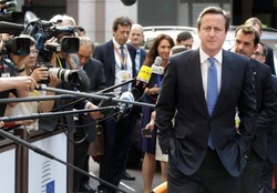 David Cameron znów chce ciąć zasiłki dla emigrantów