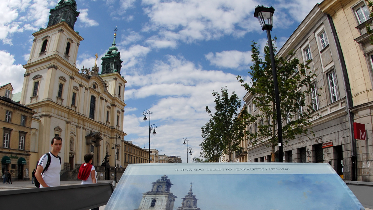 "Gazeta Wyborcza Stołeczna": w niedzielę zostanie otwarte przebudowane Krakowskie Przedmieście. Choć ekipy brukarzy jeszcze pracują, już widać, że zapyziała ulica przeistoczyła się w salon.