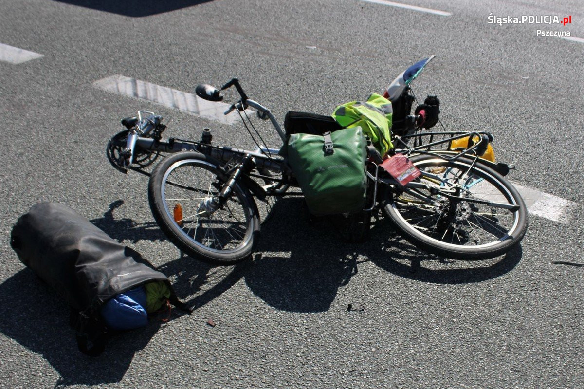 Tragedia na skrzyżowaniu, rowerzysta nie ustąpił pierwszeństwa. Policja apeluje o rozwagę