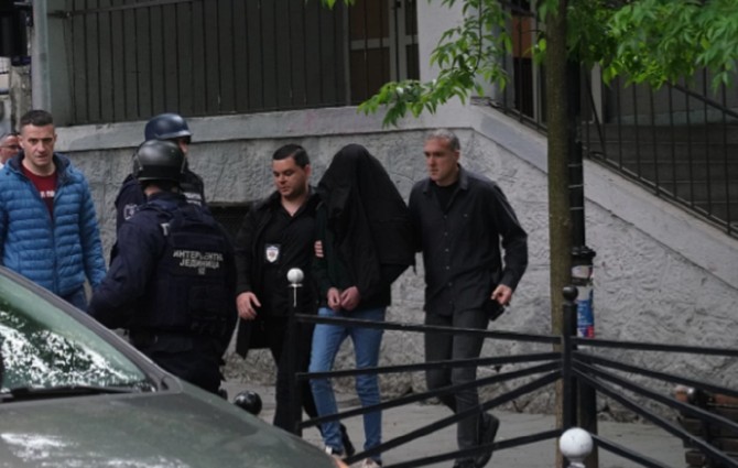 Nezapamćena tragedija na Vračaru, policija odvodi počinioca zločina Kostu Kecmanovića 