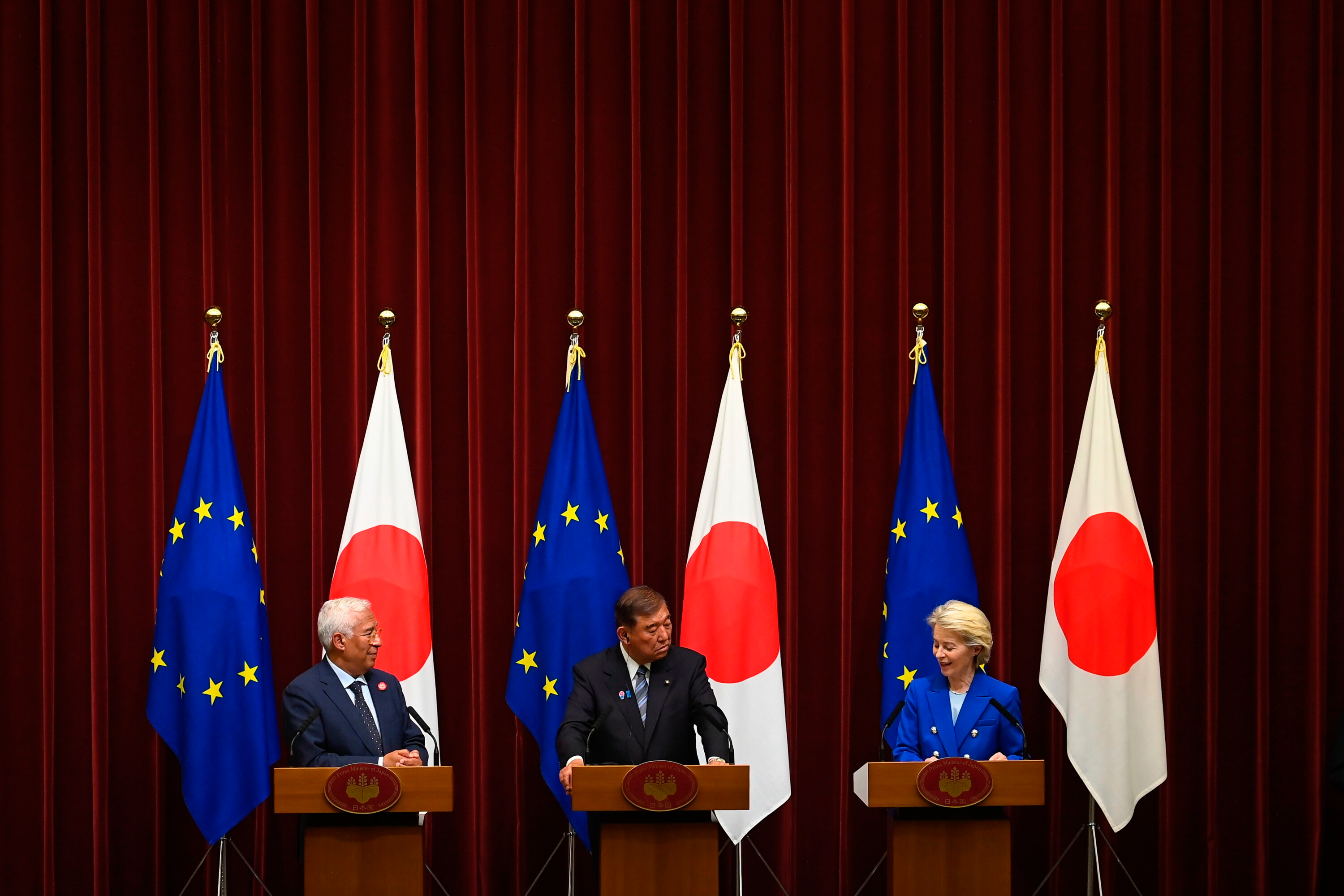 UE i Japonia tworzą sojusz konkurencyjności po umowie USA