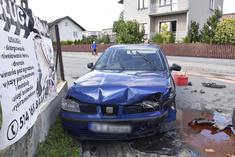 Fiat Seicento, Seat Leon i Ferrari GTC4 Lusso - kosztowna kolizja w Tarnowie