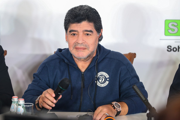 Diego Maradona zmienił zdanie. Pozostanie trenerem Gimnasii La Plata