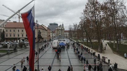 Figyelmeztető sztrájkba lépett a szlovén rendőrök egy része