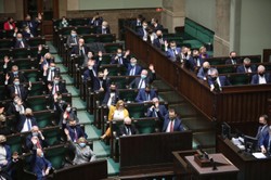 Hołownia blisko KO, Lewica pod progiem. SONDAŻ wyborczy