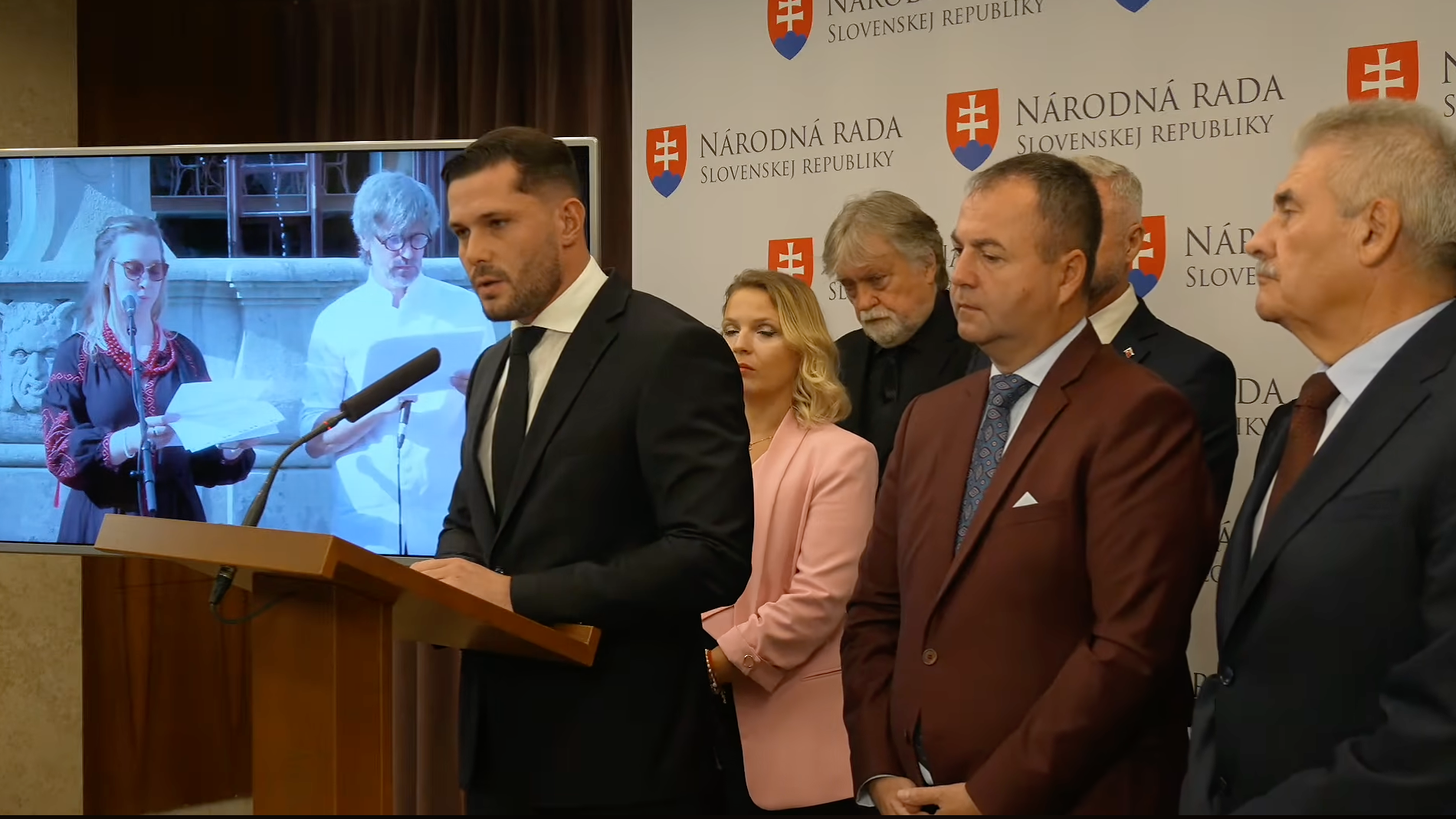 Tlačová beseda Smeru o iniciatíve Mier Ukrajine