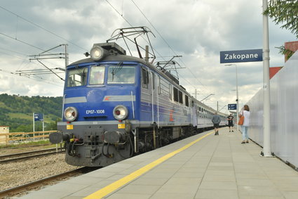 PKP wprowadziły tanie bilety dla rodzin. Oto jak się sprzedają