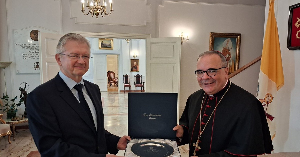 Skandaliczna uroczystość w nuncjaturze. "Jego Ekscelencja" Andriejew pożegnany