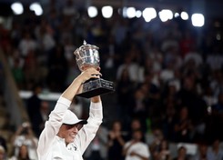 'Iga Świątek zasłużenie rządzi na światowych kortach'