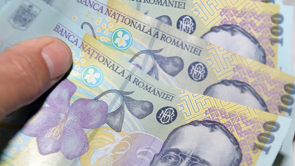 Mii de români primesc ajutoarele sociale marți, 20 octombrie. Calendarul plăților