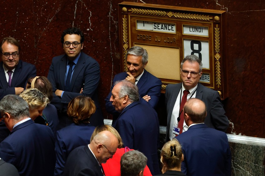 Fransoa Bajru napušta skupštinu